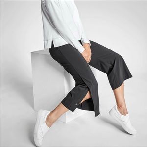 Athleta Tribeca Crop Pant Size 4 Black